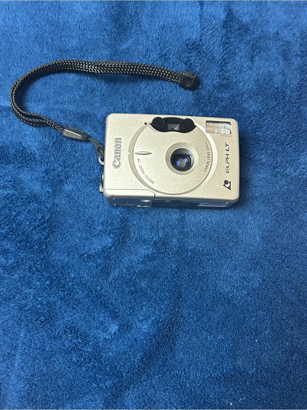 Canon Silver Compact ELPH LT (IXUS M-1) Camera with Manual & Case